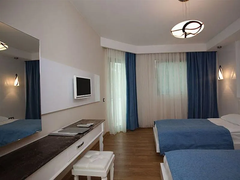 Voyage Tuerkbuekue Hotel