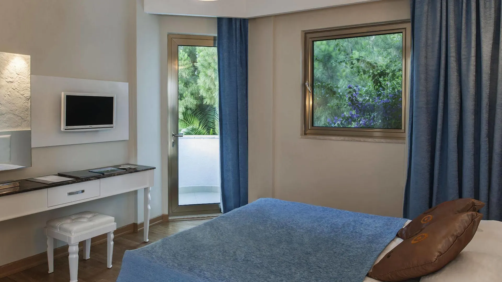 Voyage Tuerkbuekue Hotel  Göltürkbükü